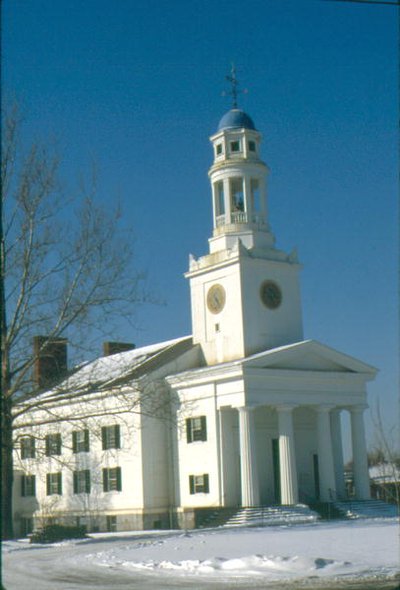 Pierwszy kościół parafialny autorstwa American School