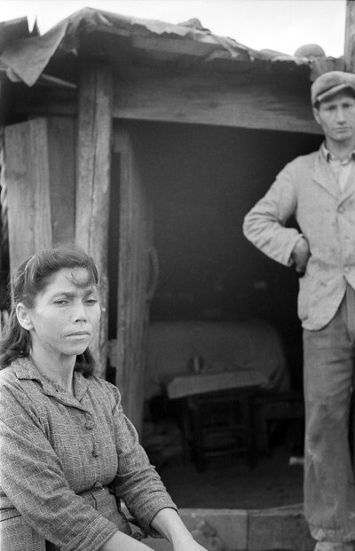 PARA ZAWSTYDZONA NA WSI W CROTONE autorstwa Ando Gilardi