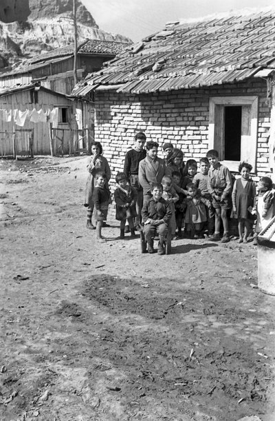 CROTONE - GRUPA DZIECI autorstwa Ando Gilardi