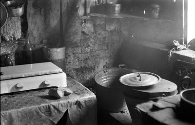 CROTONE - ANEKS KUCHENNY W PŁYTCE autorstwa Ando Gilardi