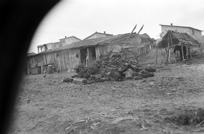 CROTONE - WIOSKA Z BLISKA, autorstwa Ando Gilardi