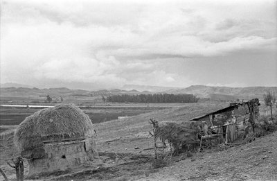 SZAŁAS ZE STODOŁĄ autorstwa Ando Gilardi