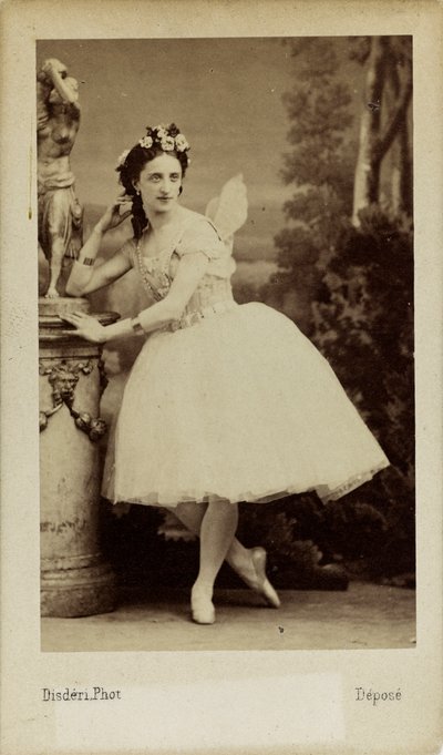 Portret baletnicy Marfy Muravyeva 1838-1879 w balecie Diavolina..., 1863. autorstwa Andre Adolphe Eugene Disderi