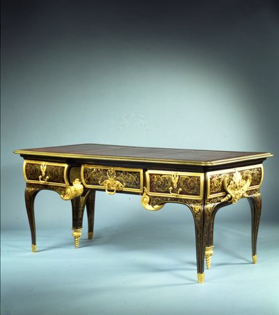 Płaskie biurko Ludwika XIV autorstwa Andre Charles Boulle