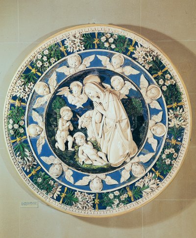 Adoracja Matki Boskiej ze św. Janem Chrzcicielem i Dwoma Aniołkami (polichromowana glazurowana terakota) autorstwa Andrea Della Robbia