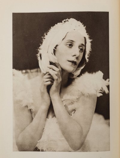 Anna Pavlova (Pavlovna) (1881-1931) w balecie Umierający łabędź Camille Saint-Saens, Anonim. Chromolitografia, , Kolekcja prywatna autorstwa Anonymous Anonymous