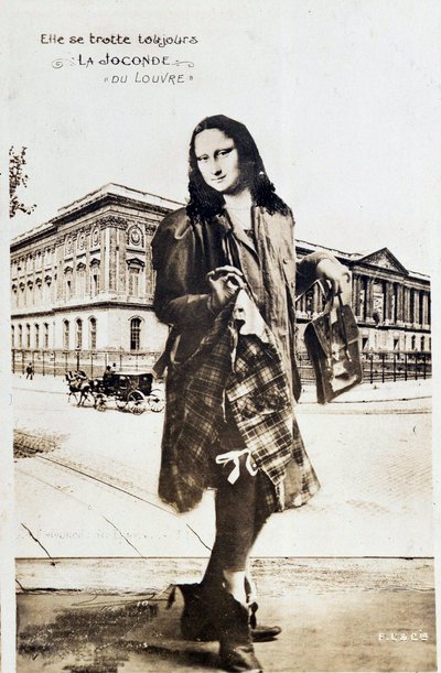 Detournee przedstawienie „Mona Lisy” Leonarda de Vinci (Leonardo da Vinci) (1452-1519): Mona Lisa (Monna Lisa) reprezentowana w spódnicy w kratę podróżująca po całym świecie. Pocztówka komediowa zredagowana w czasie kradzieży dzieła przez Vincenzo Peruggi autorstwa Anonymous Anonymous
