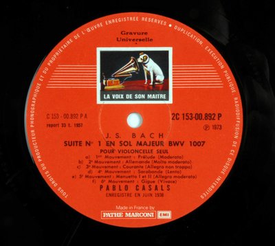 Wytwórnia płyty 33 turn (płyta winylowa) marki „EMI the voice of his master” Pabla Casalsa z interpretacją 6 suity na wiolonczelę Jeana Sebastiena Bacha (Johann Sebastian Bach autorstwa Anonymous Anonymous