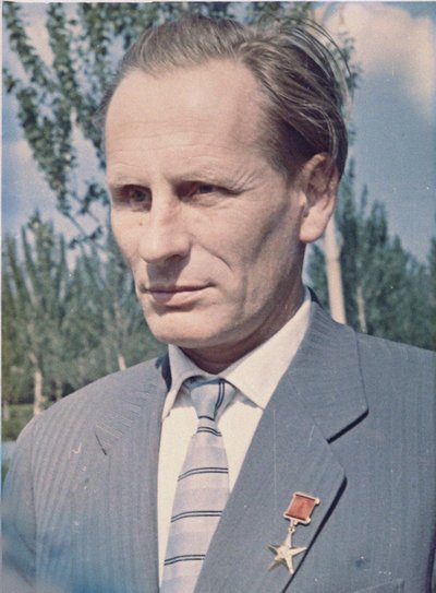Michaił Wasiljewicz Mielnikow (1919-1996), projektant silników rakietowych - Anonim. Fotografia kolorowa Prywatna kolekcja autorstwa Anonymous Anonymous