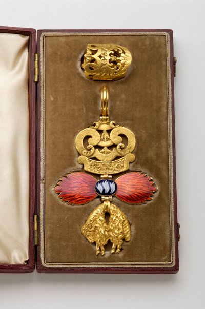 Order Złotego Runa: Hiszpańskie Złote Runo - Odznaka Arthura Wellesleya (1769-1852) - Oavers - Producent Hamlet (Londyn) - Debiut XIX wieku - Złoto i emals - H: 7,8 cm; szer.: 5,6 cm; Waga: 38 g - Oryginalne etui w kolorze bordowym mar autorstwa Anonymous Anonymous