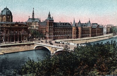 Paryż: zewnętrzny widok Concierge na Ile de la Cite i most au Change. Zdjęcie z 1920 roku w „Albumie Artystycznym” miasta Paryża. Prywatna kolekcja. autorstwa Anonymous Anonymous