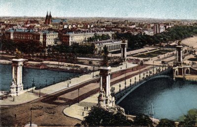 Paryż: widok na most Aleksandra III na Sekwanie. Zdjęcie z 1920 roku w „Albumie Artystycznym” miasta Paryża. Prywatna kolekcja. autorstwa Anonymous Anonymous