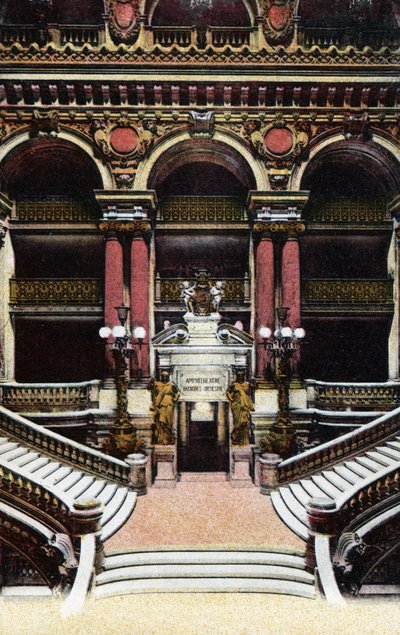 Paryż: widok na duże schody Opery Garnier. Zdjęcie z 1920 roku w „Albumie Artystycznym” miasta Paryża. Prywatna kolekcja. autorstwa Anonymous Anonymous
