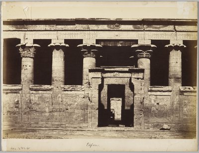 Edfu, Egipt autorstwa Antonio Beato