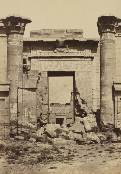 Medinet Habu: rzymskie kolumny autorstwa Antonio Beato