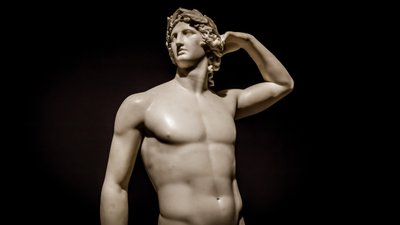 MILAN, WŁOCHY - czerwiec 2020 r.: starożytna rzeźba Apollo koronujący się - 1782 r. - An..., 2019 r. (zdjęcie ilustracyjne) autorstwa Antonio Canova
