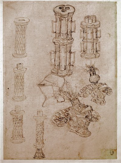 Rozebrano trzy hełmy zwieńczone herbami i dwie sztuki broni. Rysunek autorstwa Antonio di Puccio Pisano dit Pisanello (1395-1455) Brązowy tusz, czarny kamień, pióro. Wymiary: 28,7x20,6cm. Luwr, firma rysunkowa autorstwa Antonio Pisanello