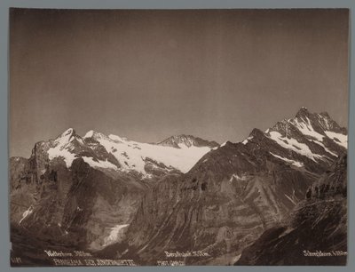 Widok na Wetterhorn, Berglistock i Schreckhorn w Alpach Berneńskich Panorama Jungfraukette (tytuł serii na obiekcie) autorstwa Arthur Gabler