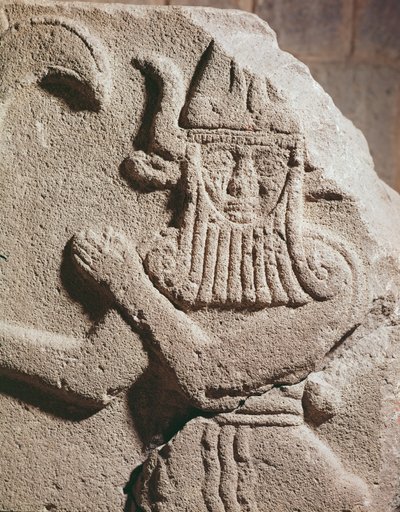 Płaskorzeźba przedstawiająca bożka hetyckiego, XI-IX wiek p.n.e. autorstwa Assyrian School