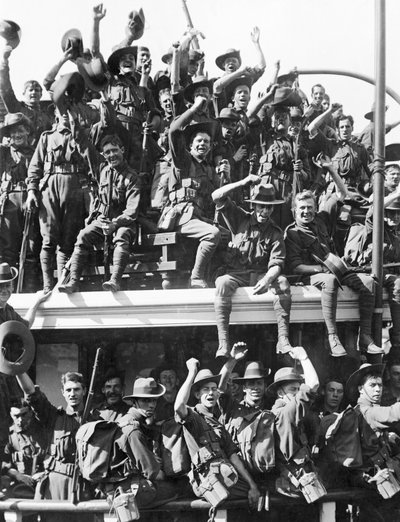 Zaokrętowanie Australijskich Morskich i Wojskowych Sił Ekspedycyjnych (AN&MEF) dla Nowej Gwinei, 19 sierpnia 1914 autorstwa Australian Photographer