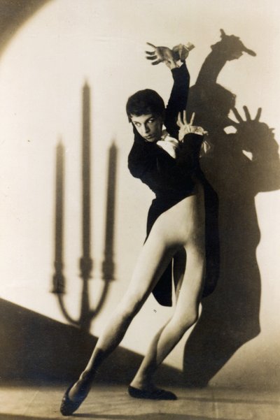 Robert Helpmann (1909-86) w Objawieniach, 1936 autorstwa Australian Photographer