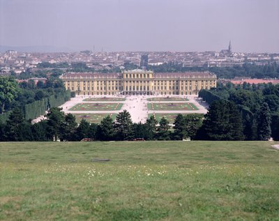 Pałac Schönbrunn, ukończony 1711 autorstwa Austrian School