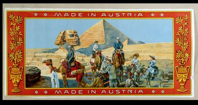 Turyści przy piramidach w Egipcie, etykieta z pudełka fezu, ok. 1914 autorstwa Austrian School