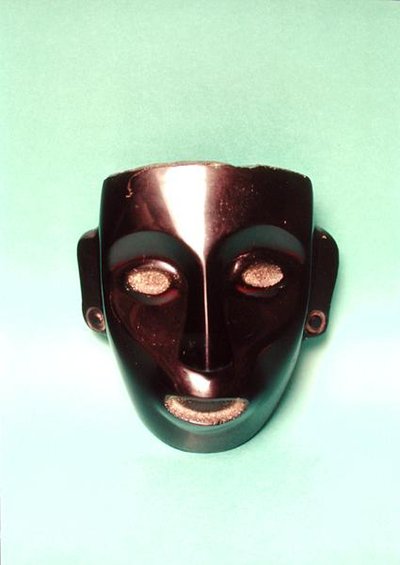 Maska (bazalt) autorstwa Aztec