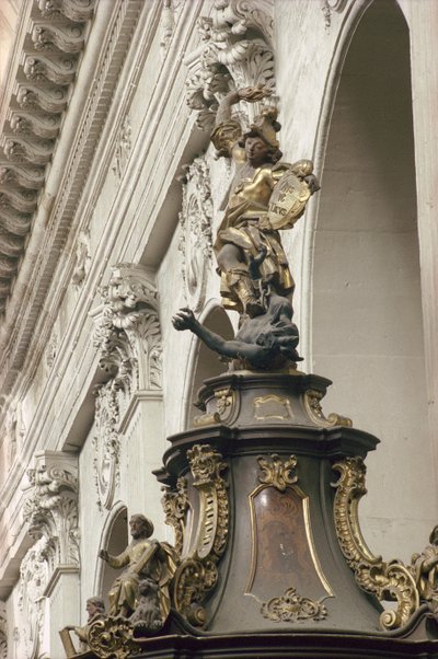 Ambona, zwana również Amboną Prawdy, szczegół: Św. Michał i smok, 1749 (pozłacane, drewno i intarsja) (zob. też 252679 i 252681) autorstwa Bavarian school