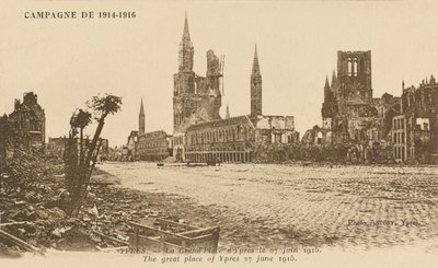 Grand Place, Ypres, 27 czerwca 1915 autorstwa Belgian Photographer