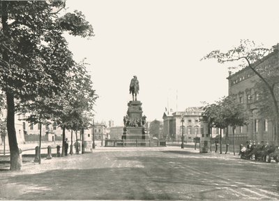 Pomnik Fryderyka Wielkiego, Unter Den Linden, Berlin, Niemcy, 1895. autorstwa Berlin Photographic Co