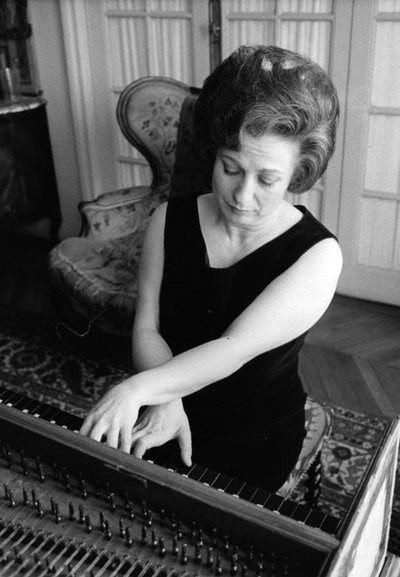 Huguette DREYFUS autorstwa Bernard Perrine