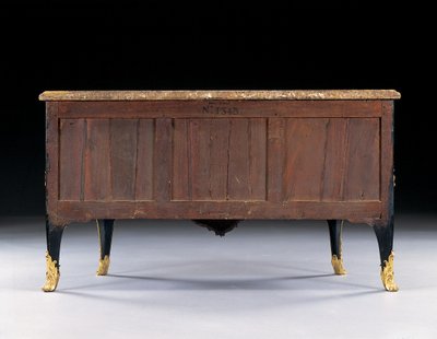 Komoda, ok. 1745 (japoński lakier na ormolu i ebonizowane drewno) autorstwa Bernard van Risenburgh II