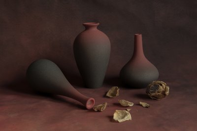 Elegancka kompozycja z ceramiką autorstwa Betty Liu