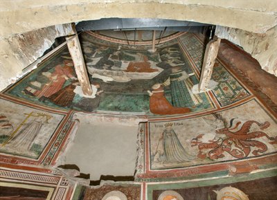 Transept Północny, Ołtarz św. Michała Archanioła, Za ołtarzem freski Bonifacio Bembo, Cnota Wiary i Pokory, Koronacja Matki Boskiej i Chrystusa w otoczeniu aniołów autorstwa Bonifacio Bembo