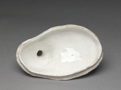 Waza dla kur i piskląt, fabryka porcelany w Chelsea, ok. 1755 r. autorstwa British School