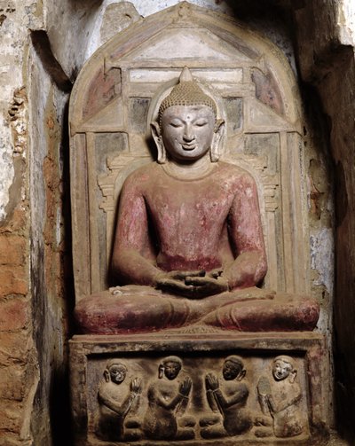 Siedzący Budda w medytacji (kamień polichromowany) autorstwa Burmese School