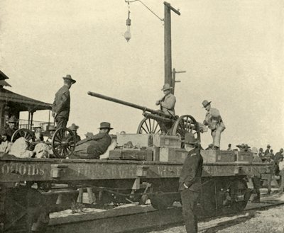 Sierżant Borrowe i pistolet dynamitowy, wojna hiszpańsko-amerykańska, czerwiec 1898, 1899. autorstwa Burr McIntosh