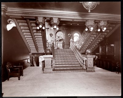 Klatka schodowa w hotelu Park Avenue, 1901 lub 1902 (srebrny odbitka żelatynowa) autorstwa Byron Company