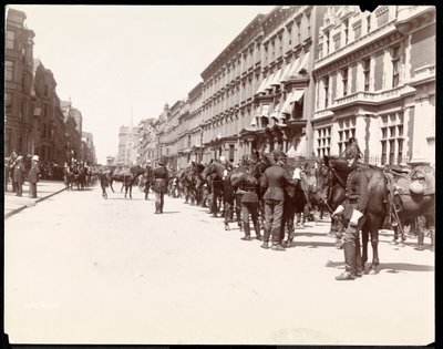 Sztab gubernatora w oczekiwaniu na przybycie Li Hung Chang w hotelu Waldorf Astoria, 34th Street, Nowy Jork, 1896 (srebrny odbitka żelatynowa) autorstwa Byron Company