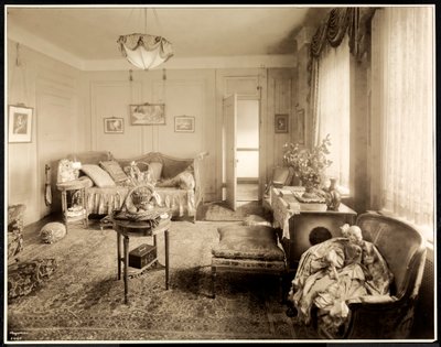Salon w apartamencie 1047 w Hotelu Majestic, 1925 (odbitka żelatynowa) autorstwa Byron Company