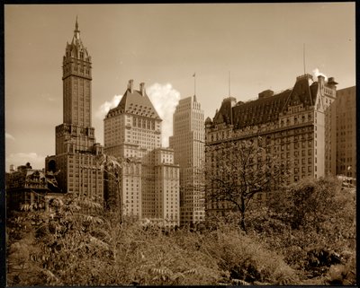 Widok hotelu Savoy Plaza, 59th Street i Fifth Avenue, Nowy Jork, ok. 1937 (srebrny odbitka żelatynowa) autorstwa Byron Company