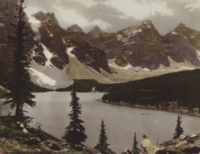 Jezioro Moraine i Dolina Dziesięciu Szczytów (zdjęcie kolorowe) autorstwa Byron Hill Harmon