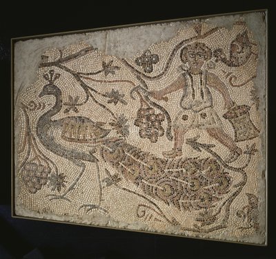Panel mozaiki podłogowej: Kombajn do winogron z pawiem, 400s autorstwa Byzantine