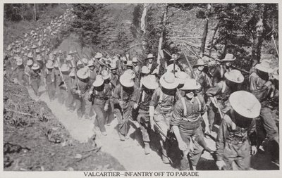 Val Cartier - Piechota na paradzie 1915 (zdjęcie czarno-białe) autorstwa Canadian Photographer
