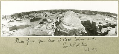 Khan Yunis z wieży zamkowej, Południowa Palestyna, lipiec 1917 r. autorstwa Capt. Arthur Rhodes