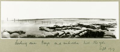 Widok na Gazę i Wzgórze Parasolowe, wrzesień 1917 r. autorstwa Capt. Arthur Rhodes