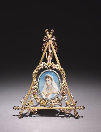 Trójkątna ramka z portretem carycy Aleksandry Fiodorownej, 1896-1908 autorstwa Carl Fabergé