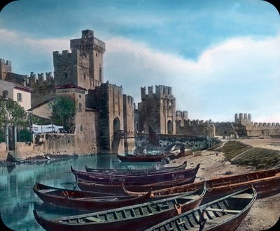 Chateau Scaliger de Malcesine - Włochy, zamek Scaliger, znany również jako Castello Scaligero w Sirmione, data zdjęcia: około 1910 r. Archiwum Carla Simona autorstwa Carl Simon