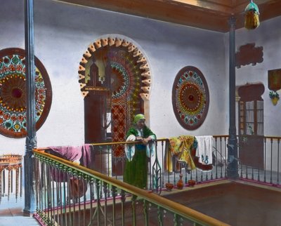 Północne Maroko, marokańska kobieta w galerii, data zdjęcia: około 1910 r., archiwum Carla Simona autorstwa Carl Simon